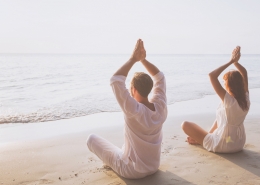 Meditación en la Playa. Mallorca. Vacaciones Salusdables.