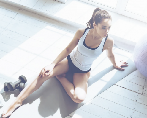 girl doing sport - samsara healthy holidays